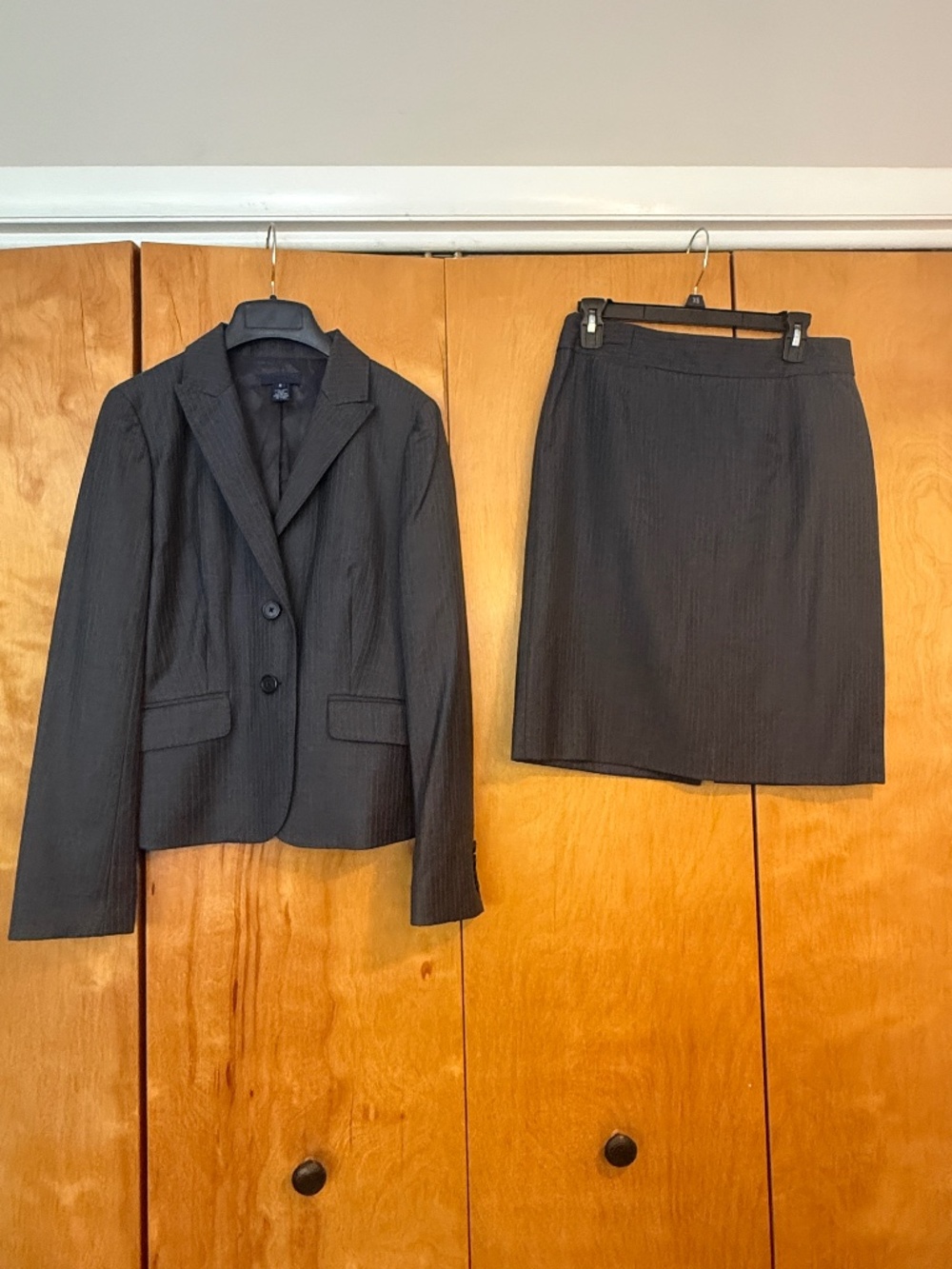 J Crew Women's Grey Pinstripe Skirt Suit- 100% Wool- Mint Condition